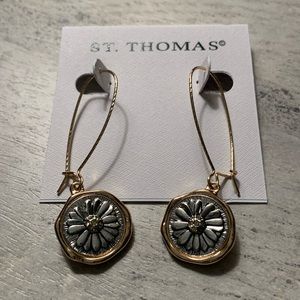 Brand new flower 🌸 coin earrings